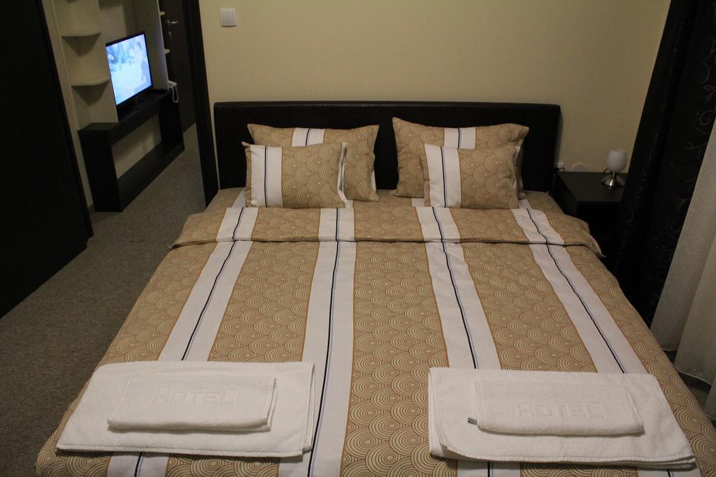 Feniks Hotel 3*