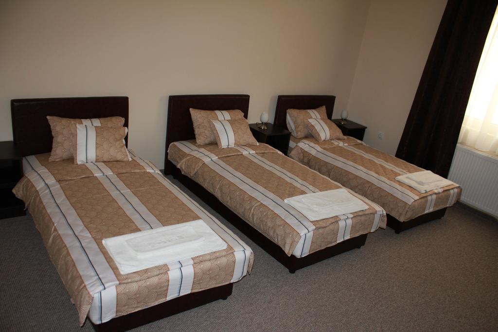 Feniks Hotel 3*