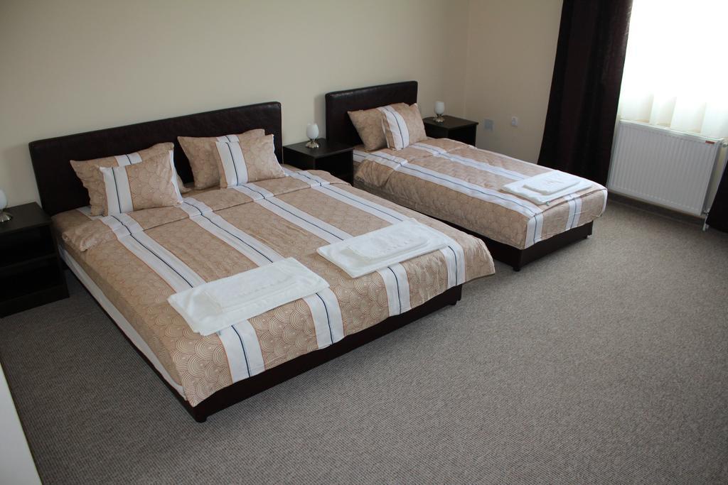 Hotel Feniks 3*
