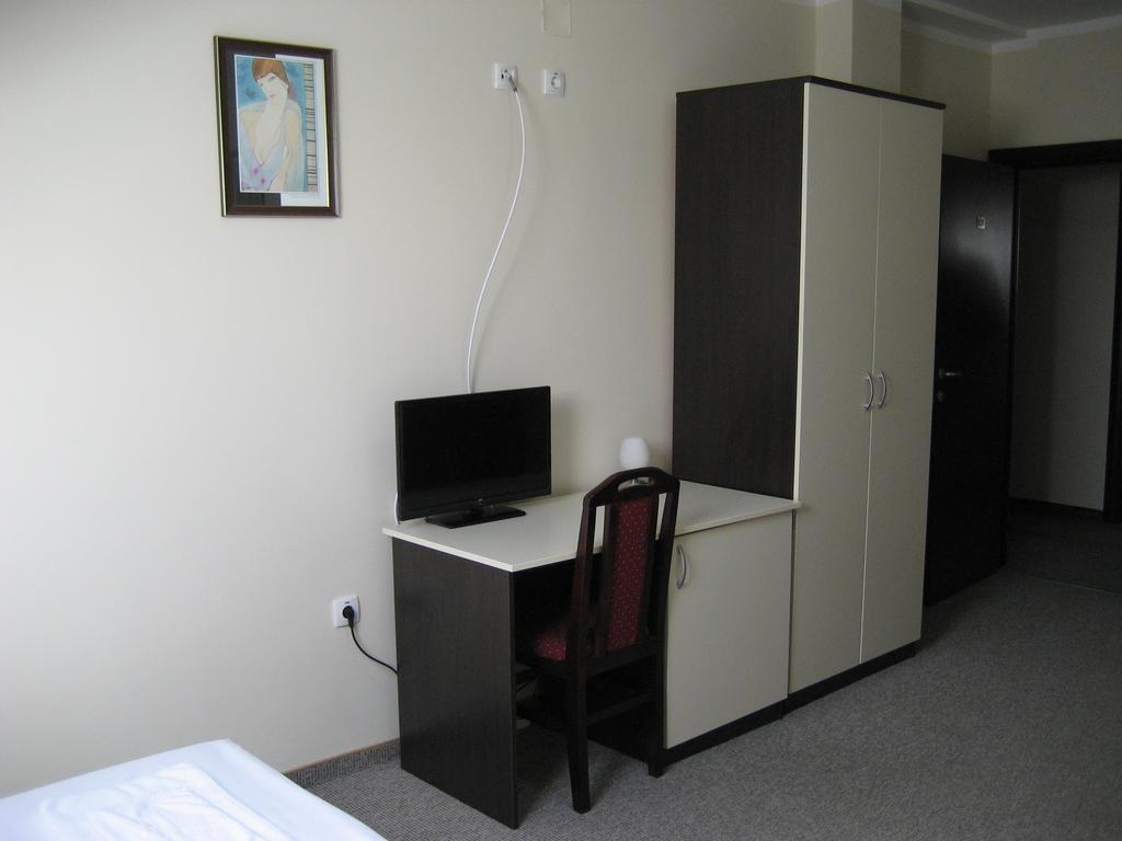 Feniks Hotel 3*
