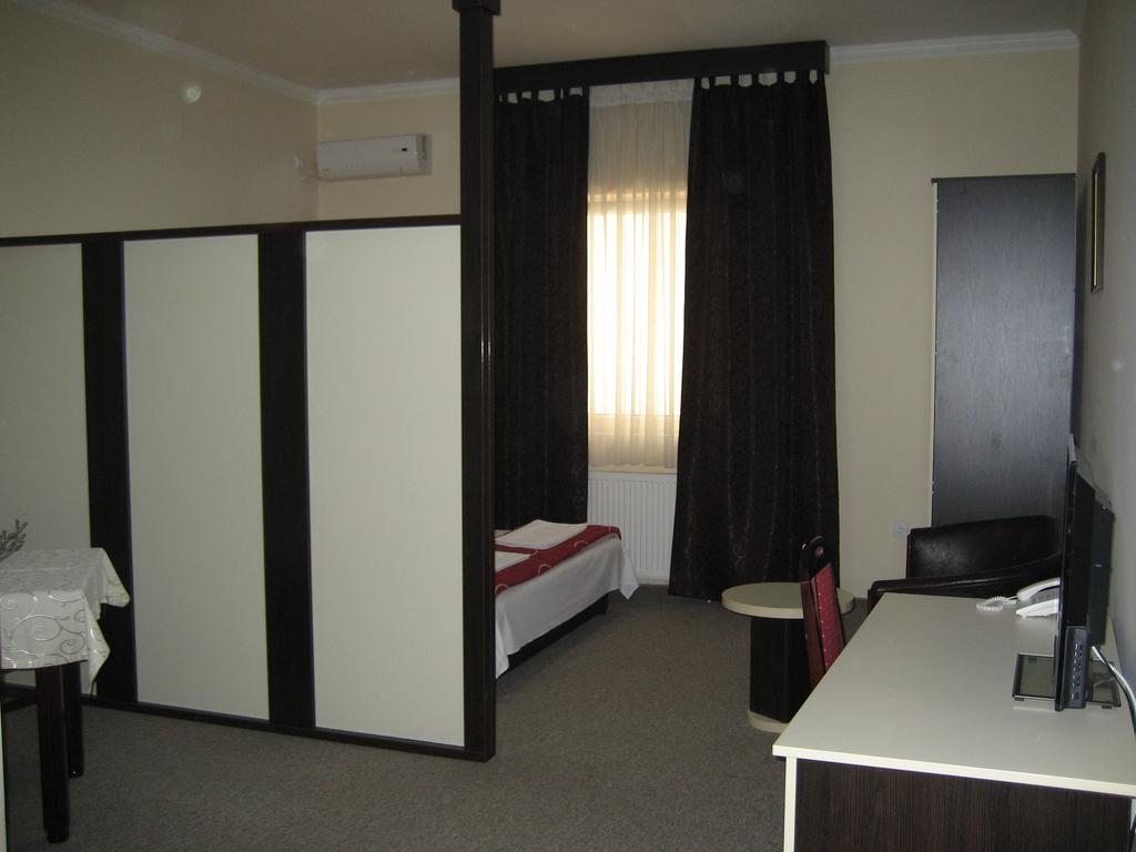 Feniks Hotel 3*